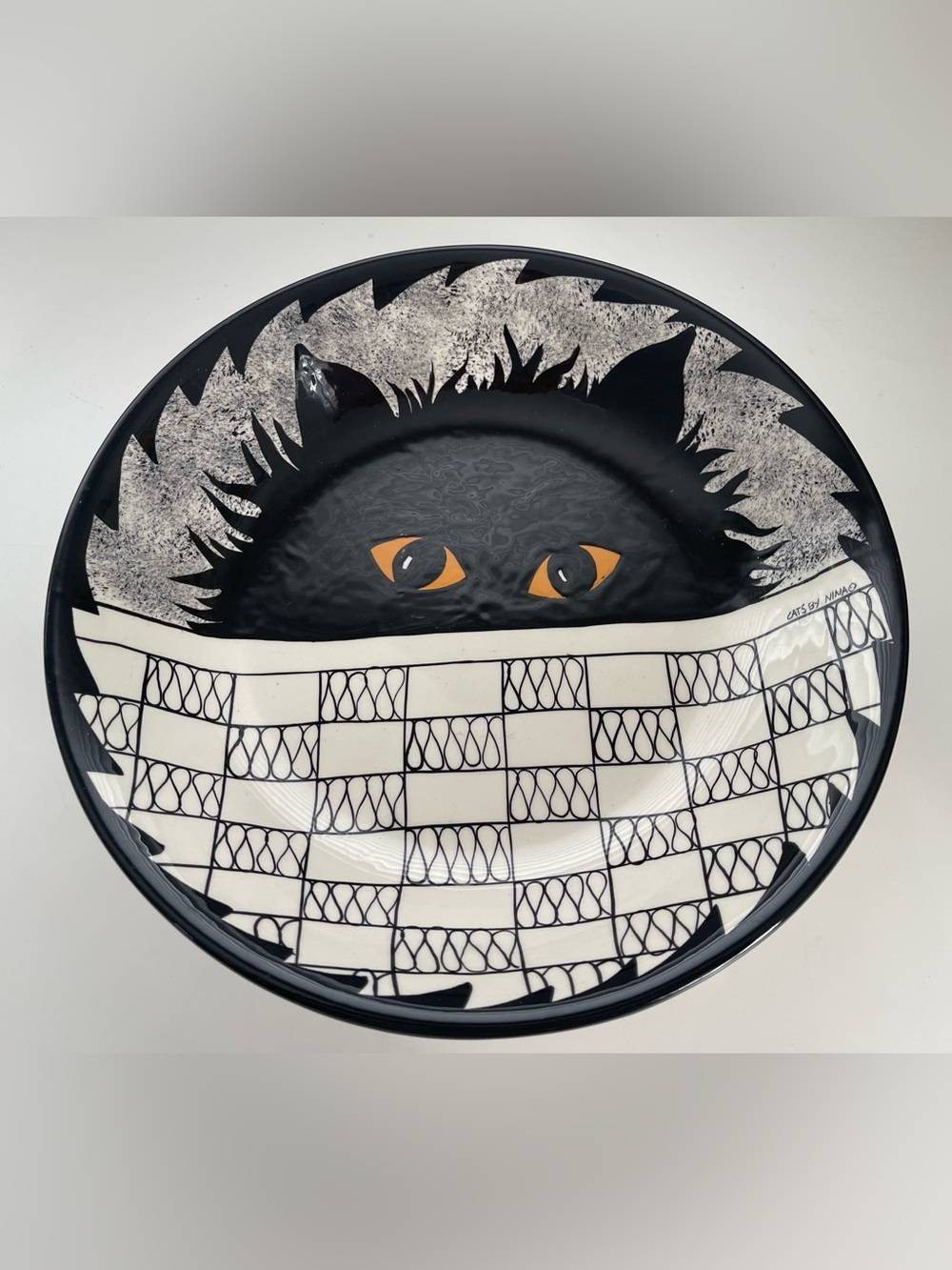 Cats by Nina Eddie Peeking Large Pasta Bowl 12”in Vintage